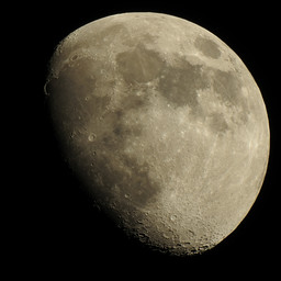 moon-2019-04-15-160-L-SQ.jpg