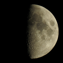 moon-2019-08-08-L-SQ.jpg