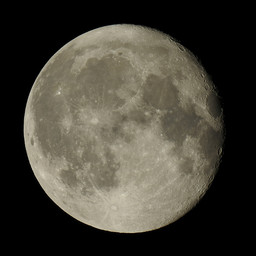 moon-2019-08-17-L-SQ.jpg