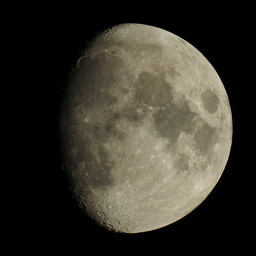 moon-2019-10-09-L-SQ.jpg