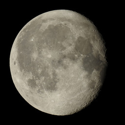 moon-2019-10-16-L-SQ.jpg