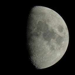 moon-2020-10-25-L-SQ.jpg