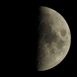 moon-2020-11-22-L-SQ.jpg