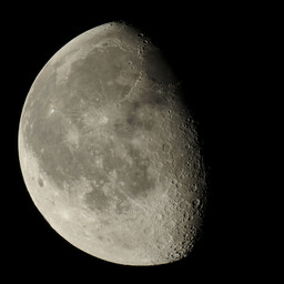 moon-2020-12-06-L-SQ.jpg