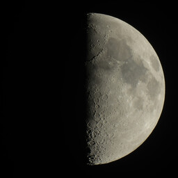 moon-2021-04-20-L-SQ.jpg