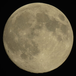 moon-2021-04-26-L-SQ.jpg