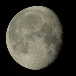 moon-2021-08-25-L-SQ.jpg