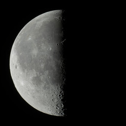 moon-2021-10-29-L-SQ.jpg