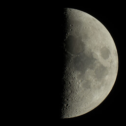 moon-2021-11-11-L-SQ.jpg