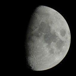 moon-2021-11-13-L-SQ.jpg