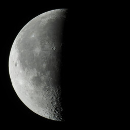 moon-2021-11-28-L-SQ.jpg