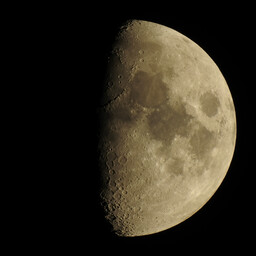 moon-2021-12-12-L-SQ.jpg