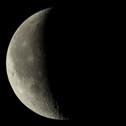 moon-2022-01-27-L-SQ.jpg