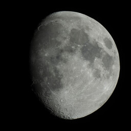 moon-2022-02-12-L-SQ.jpg