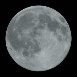 moon-2022-02-17-L-SQ.jpg