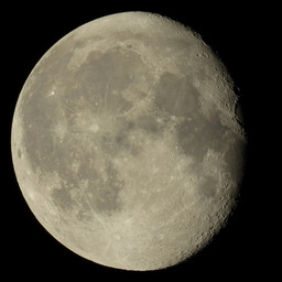 moon-2022-05-18-L-SQ.jpg