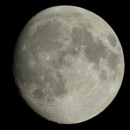 moon-2022-06-12-L-SQ.jpg