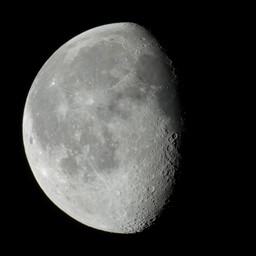 moon-2022-11-13-L-SQ.jpg