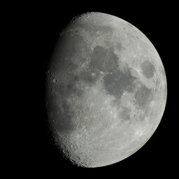 moon-2022-12-03-L-SQ.jpg