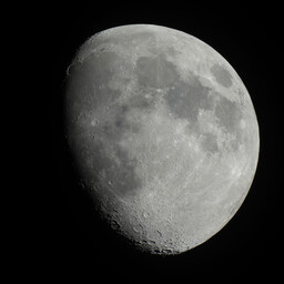 moon-2023-04-01-L-SQ.jpg