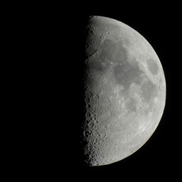 moon-2023-04-28-L-SQ.jpg