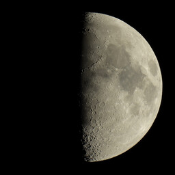 moon-2023-07-26-L-SQ.jpg