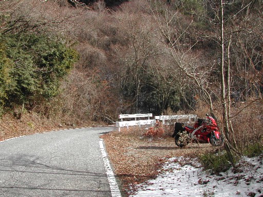 現場手前数キロで下車